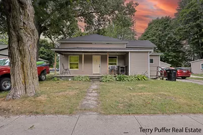 185 E Commerce Street, Grant, MI 49327 - Photo 1