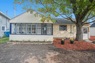 1878 Lakeshore Dr, Muskegon, MI 49441 - Photo 1