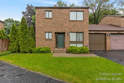 257 Heritage Commons Street SE, Grand Rapids, MI 49503 - Photo 1