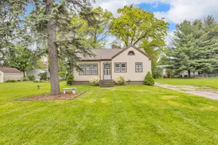 870 Bryant Ave, Jackson, MI 49202 - Photo 1