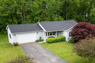 2041 Blackmer Dr, Jonesville, MI 49250 - Photo 1