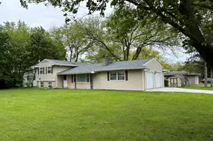 814 North Lakeview Ave, Sturgis, MI 49091 - Photo 1