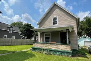816 Lincoln St, Jackson, MI 49202 - Photo 1