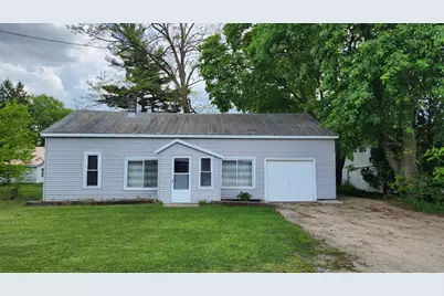 209 W Pine Street, Edmore, MI 48829 - Photo 1