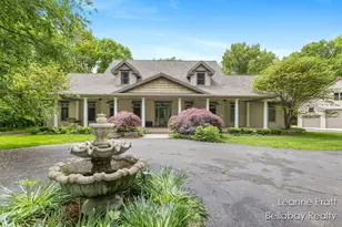 1020 E Woodlawn Ave, Hastings, MI 49058 - Photo 1