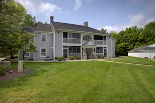 920 Oakbrook Dr, Jackson, MI 49203 - Photo 1