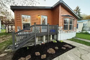 927 W Lake Dr, Fremont, MI 49412 - Photo 1