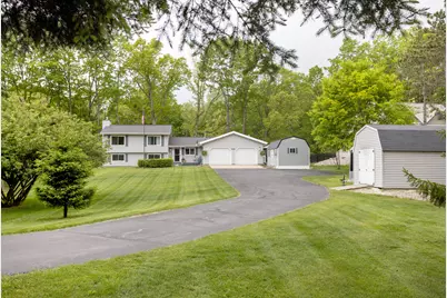 66 Meridian Court, Mount Pleasant, MI 48858 - Photo 1