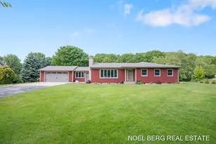 16507 Sleeper St, Grand Haven, MI 49417 - Photo 1