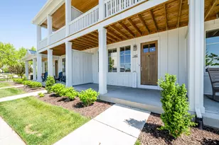 917 Harbor Dr E, Saint Joseph, MI 49085 - Photo 1