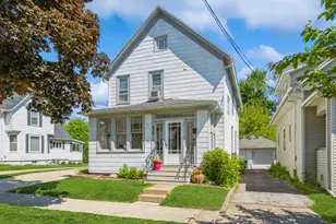 927 Harrison Ave, Saint Joseph, MI 49085 - Photo 1