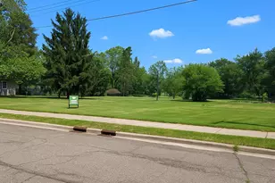 1549 Iroquois Ave, Battle Creek, MI 49015 - Photo 1