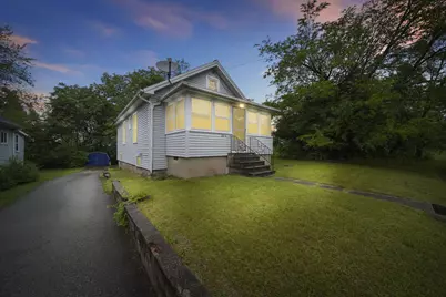 2016 Pringle Avenue, Jackson, MI 49203 - Photo 1