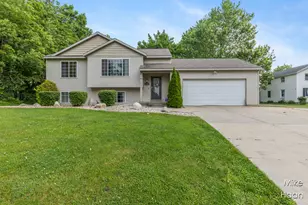 1395 3 Mile Rd NW, Grand Rapids, MI 49544 - Photo 1