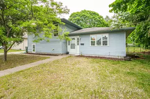 348 Yuba St, Muskegon, MI 49442 - Photo 1