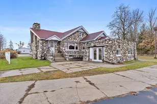 709 W Shaw St, Howard City, MI 49329 - Photo 1