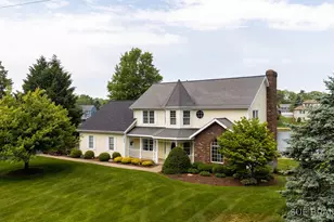 933 Meadow Ridge Dr, Holland, MI 49424 - Photo 1