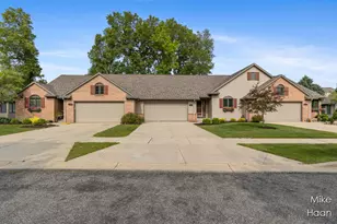 815 Hawthorne Ct, Greenville, MI 48838 - Photo 1