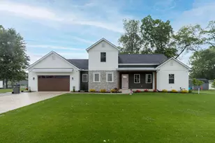 21536 Fieldview Dr, Edwardsburg, MI 49112 - Photo 1