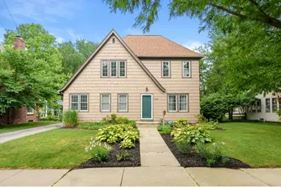 1021 Roseland Avenue, Kalamazoo, MI 49001 - Photo 1