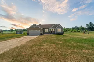 14704 Crescent Meadows Dr, Cedar Springs, MI 49319 - Photo 1