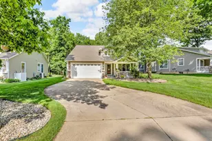 816 E Barrington Cir, Jackson, MI 49203 - Photo 1