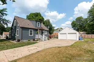 1426 Lancashire SE, Grand Rapids, MI 49508 - Photo 1