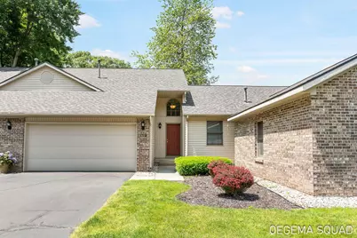 112 Sandy Point Drive #15, Holland, MI 49424 - Photo 1