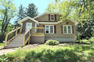 1083 Washington Ave, Muskegon, MI 49441 - Photo 1