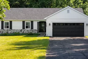 3395 Simsbury Dr, Pinckney, MI 48169 - Photo 1