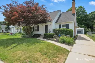 920 Graceland St NE, Grand Rapids, MI 49505 - Photo 1