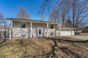 1315 W Glenlord Rd Rd, Saint Joseph, MI 49085 - Photo 1