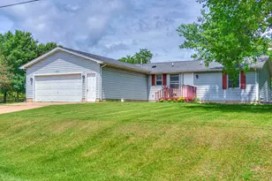 123 Carlysle Dr, Brooklyn, MI 49230 - Photo 1