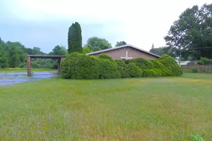 3835 Washington Ave, Saint Joseph, MI 49085 - Photo 1