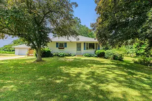 356 Riverview Dr, Plainwell, MI 49080 - Photo 1