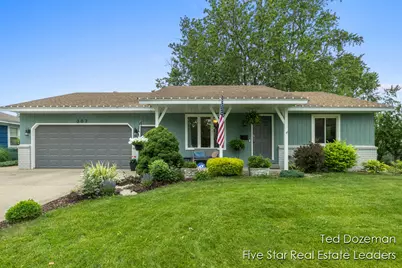 307 W 30th Street, Holland, MI 49423 - Photo 1