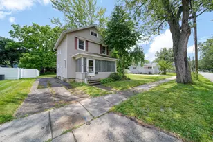 407 S Grinnell St, Jackson, MI 49203 - Photo 1