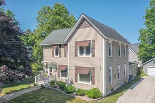 464 Kalamazoo St, South Haven, MI 49090 - Photo 1