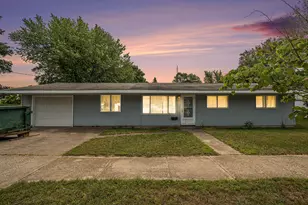 712 N Rath Ave, Ludington, MI 49431 - Photo 1