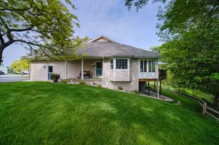 377 S Lighthouse Way S, Manistee, MI 49660 - Photo 1