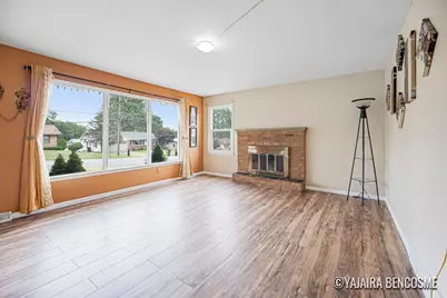 2751 Valley Avenue NW, Grand Rapids, MI 49544 - Photo 1