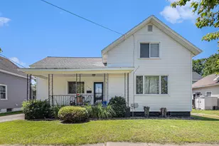 706 Ramsdell St, Manistee, MI 49660 - Photo 1