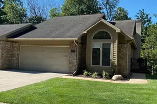 2216 Oakland Ridge Dr, Kalamazoo, MI 49008 - Photo 1