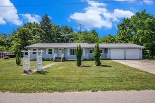 608 Prospect St, Hartford, MI 49057 - Photo 1