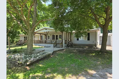 627 W 44th Street, Fremont, MI 49412 - Photo 1