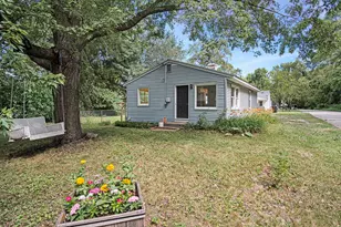 165 Kenton St SE, Grand Rapids, MI 49548 - Photo 1