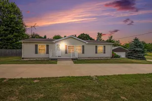 36466 M-40, Paw Paw, MI 49079 - Photo 1