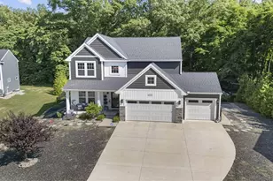 18734 Leonard Ct, New Buffalo, MI 49117 - Photo 1