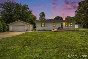 17929 S River Rd, Three Rivers, MI 49093 - Photo 1