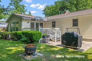 16205 Suffolk Dr, Spring Lake, MI 49456 - Photo 1